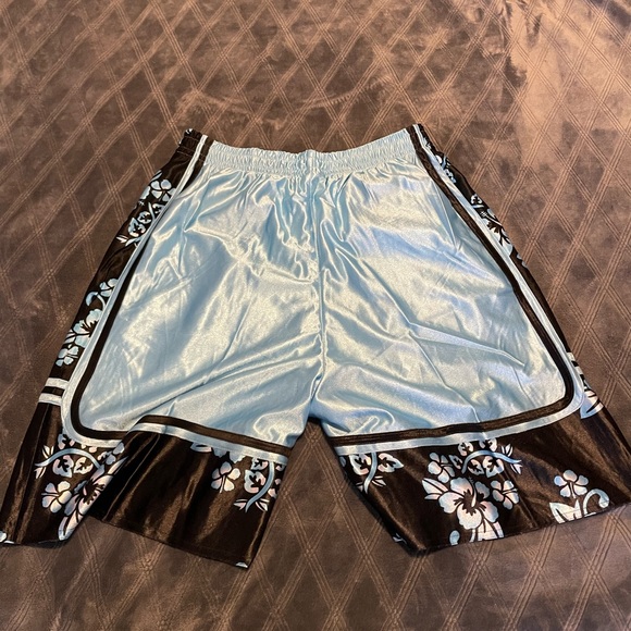 Youngslei Hawaiian Basketball Shorts - Picture 2 of 2
